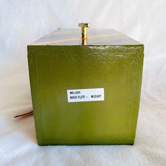 Katherine’s Collection Vintage Giraffe Music Box By Wayne Kleski - Picture 16 of 16